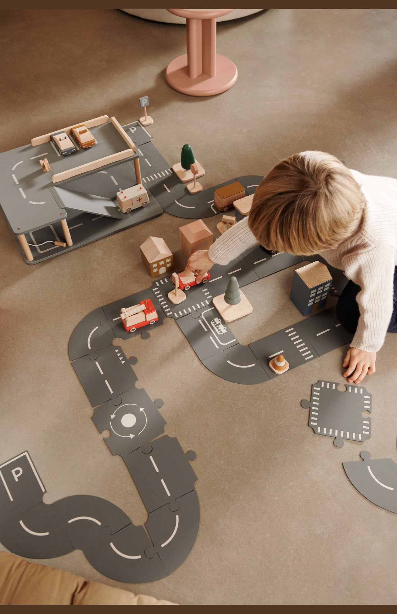 Liewood Holz-Parkgarage mit 3 Fahrzeugen für Kinder ab 3 Jahren