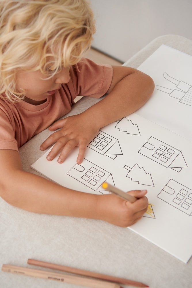 Malbuch Fahrzeuge und Stadt, A4 Format