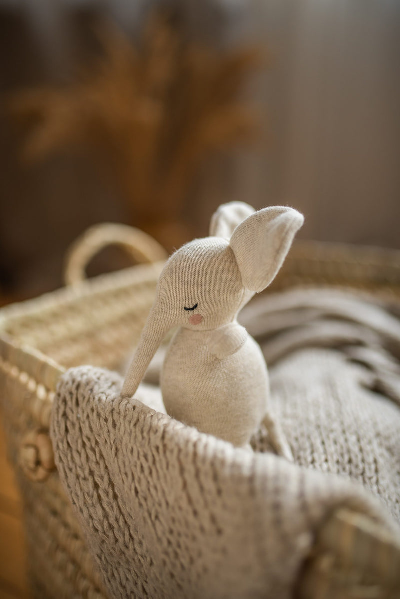 weiche Babyrassel Elefant aus 100% Biobaumwolle