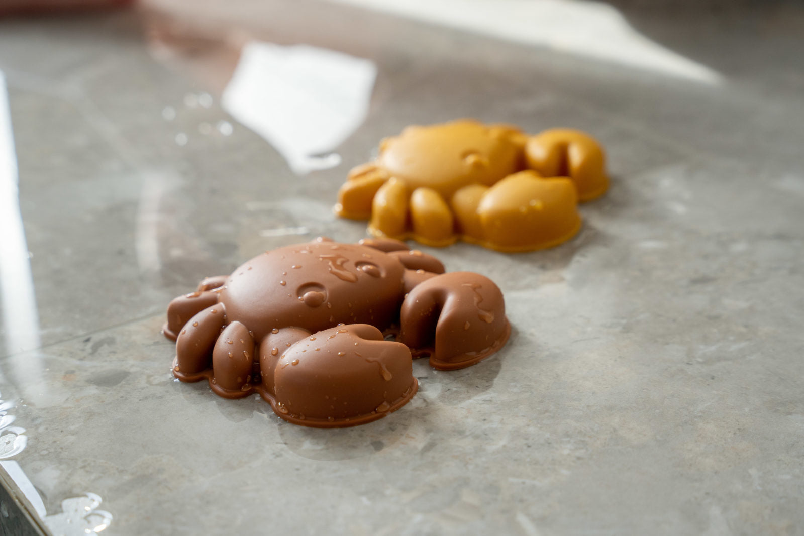 Sandformen Sandspielzeug 5er Set - Rosa Beige | Set mit 5 Sandformen in verschiedenen Designs, Farben: Rosa und Beige | Kinder und Kleinkinder
