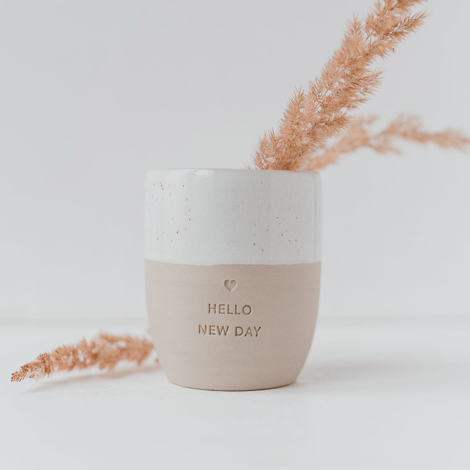 Eulenschnitt Becher Hello New Day aus Steingut