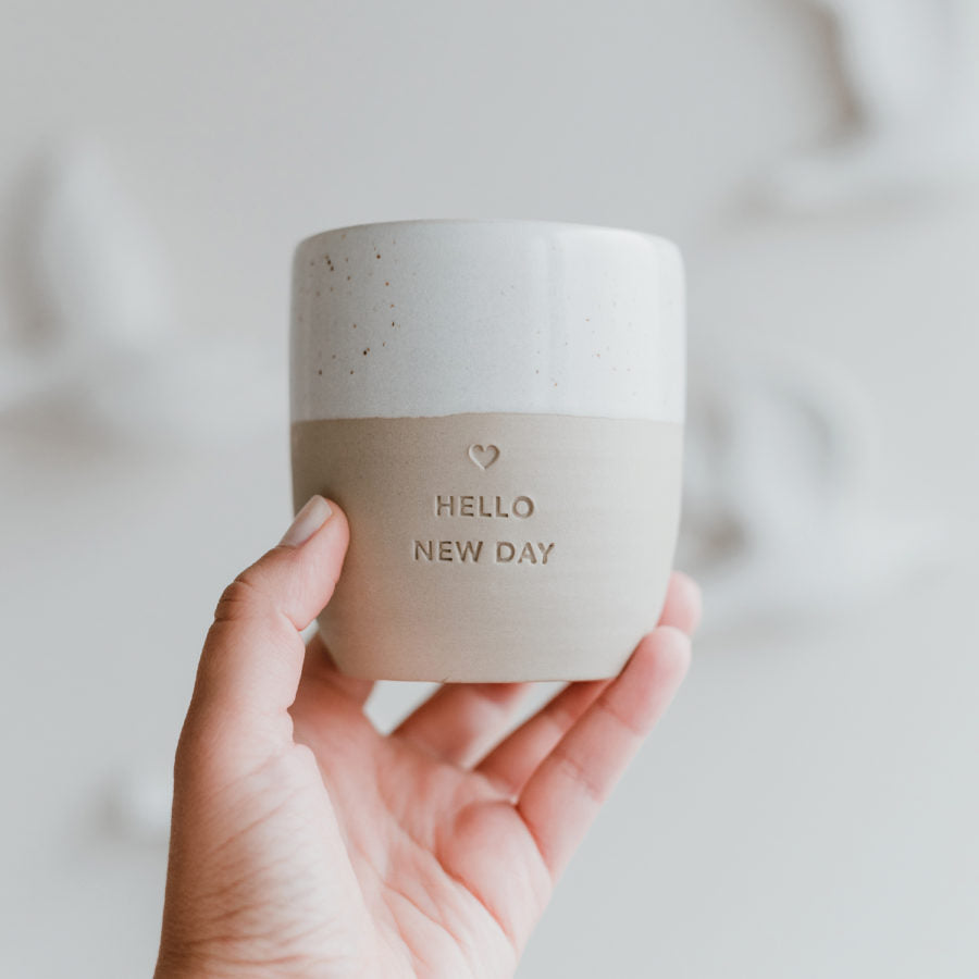 Eulenschnitt Becher Hello New Day aus Steingut
